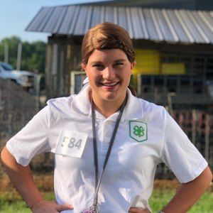 Meet your Posher, Chloe